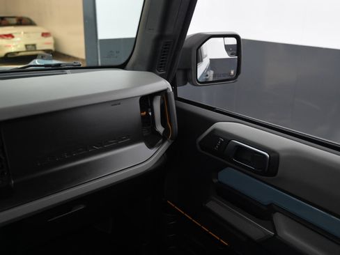 Used 2023 Ford Bronco Badlands image 25