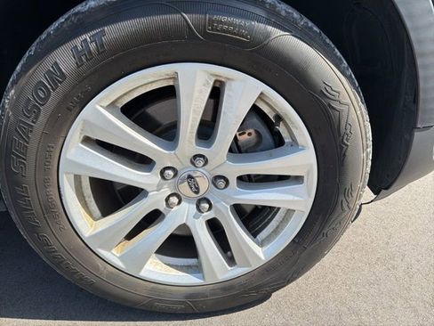 Used 2018 Ford Explorer XLT AWD/4WD image 6