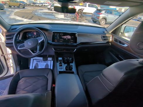 Used 2024 Volkswagen Atlas SE image 14