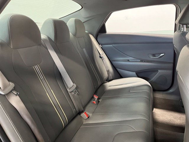 Used 2025 Hyundai Elantra SEL FWD image 14