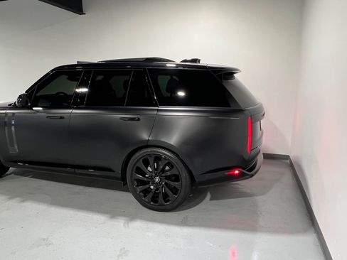 Used 2023 Land Rover Range Rover SE AWD/4WD image 9