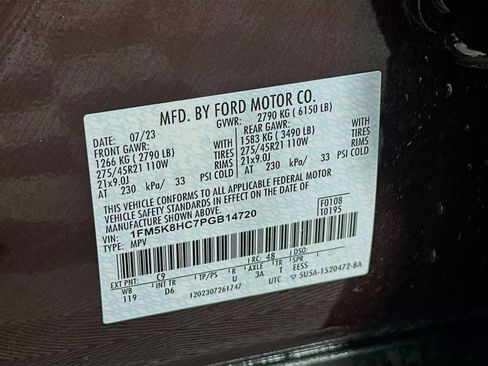 Used 2023 Ford Explorer Platinum w/ Technology Package AWD/4WD image 34