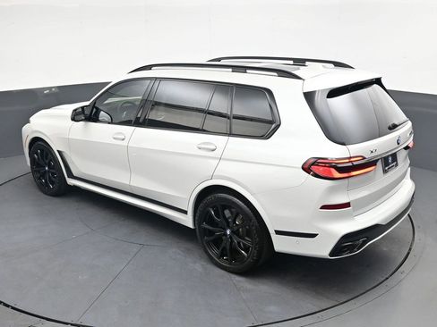 Used 2025 BMW X7 M60i AWD/4WD image 34