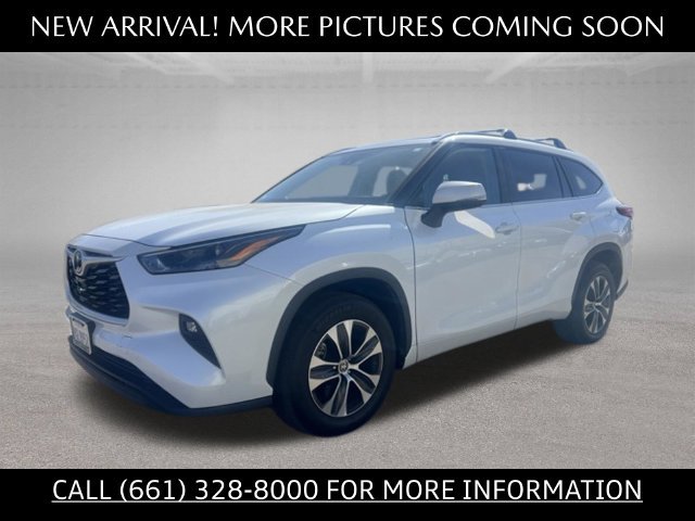 Used 2023 Toyota Highlander XLE FWD image 1