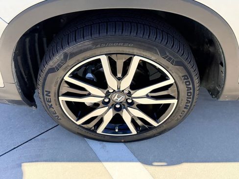 Used 2019 Honda Pilot Touring image 17