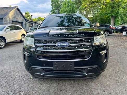 Used 2018 Ford Explorer XLT w/ Equipment Group 202A AWD/4WD image 2