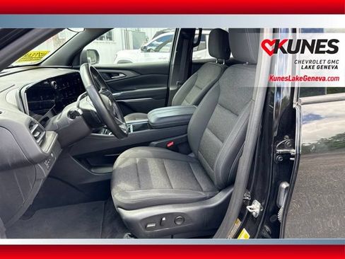 Used 2024 Chevrolet Traverse LT FWD image 12