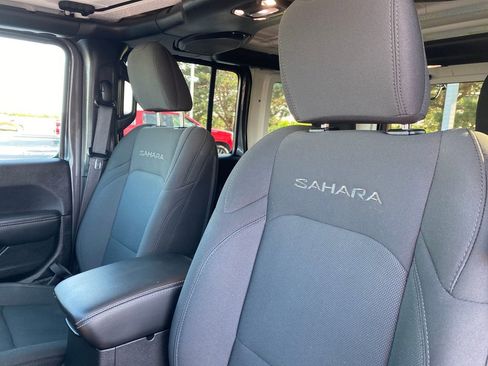 Used 2021 Jeep Wrangler Unlimited Sahara w/ Uconnect 4C Nav & Sound Group image 10