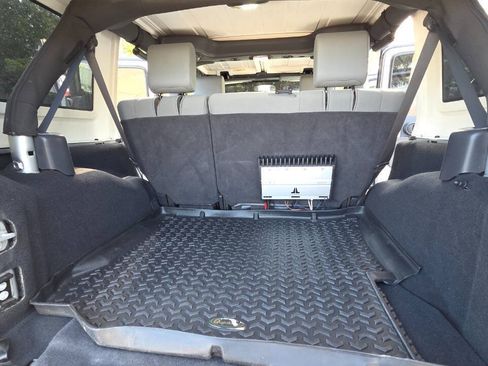Used 2010 Jeep Wrangler Unlimited Sahara w/ Dual Top Group AWD/4WD image 44