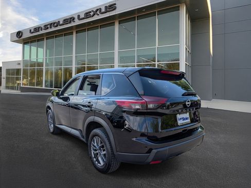Used 2024 Nissan Rogue S image 5