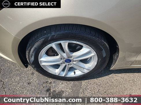 Used 2018 Ford Fusion SE FWD image 33