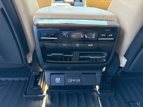 Used 2022 Acura MDX w/ Technology Package image 13