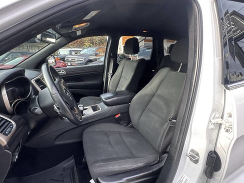 Used 2014 Jeep Grand Cherokee Laredo w/ Quick Order Package 23E image 28