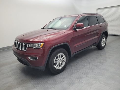 Used 2019 Jeep Grand Cherokee Laredo AWD/4WD image 2