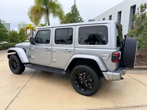 Used 2021 Jeep Wrangler Unlimited Sahara image 2