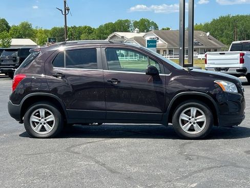 Used 2016 Chevrolet Trax LT w/ LT Convenience Package AWD/4WD image 13