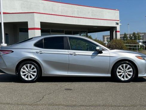 Certified 2018 Toyota Camry LE FWD image 6