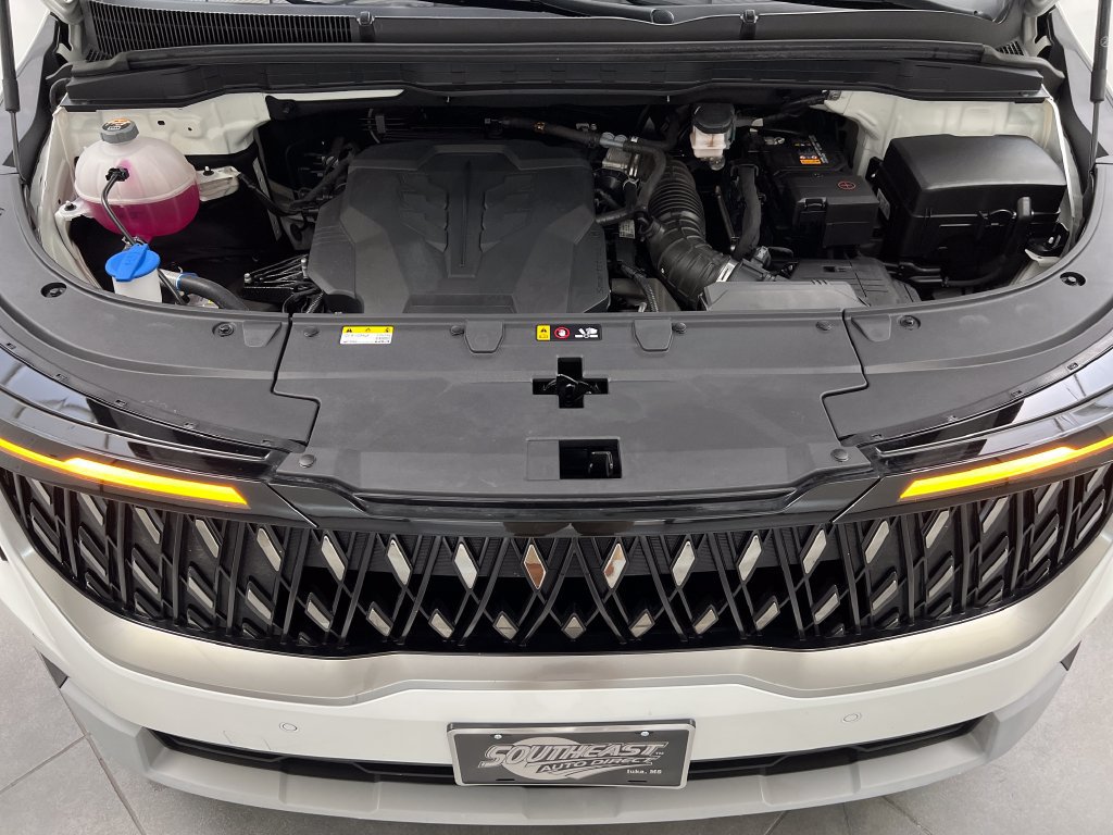 Used 2025 Kia Carnival FWD image 81