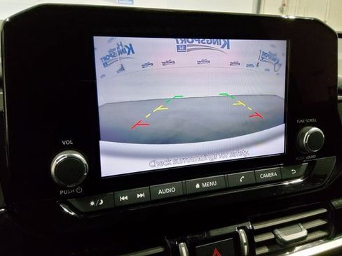 Used 2024 Nissan Pathfinder SV image 20