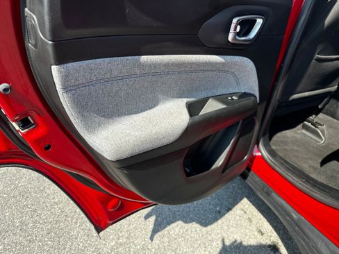 Used 2023 Jeep Compass Sport AWD/4WD image 17