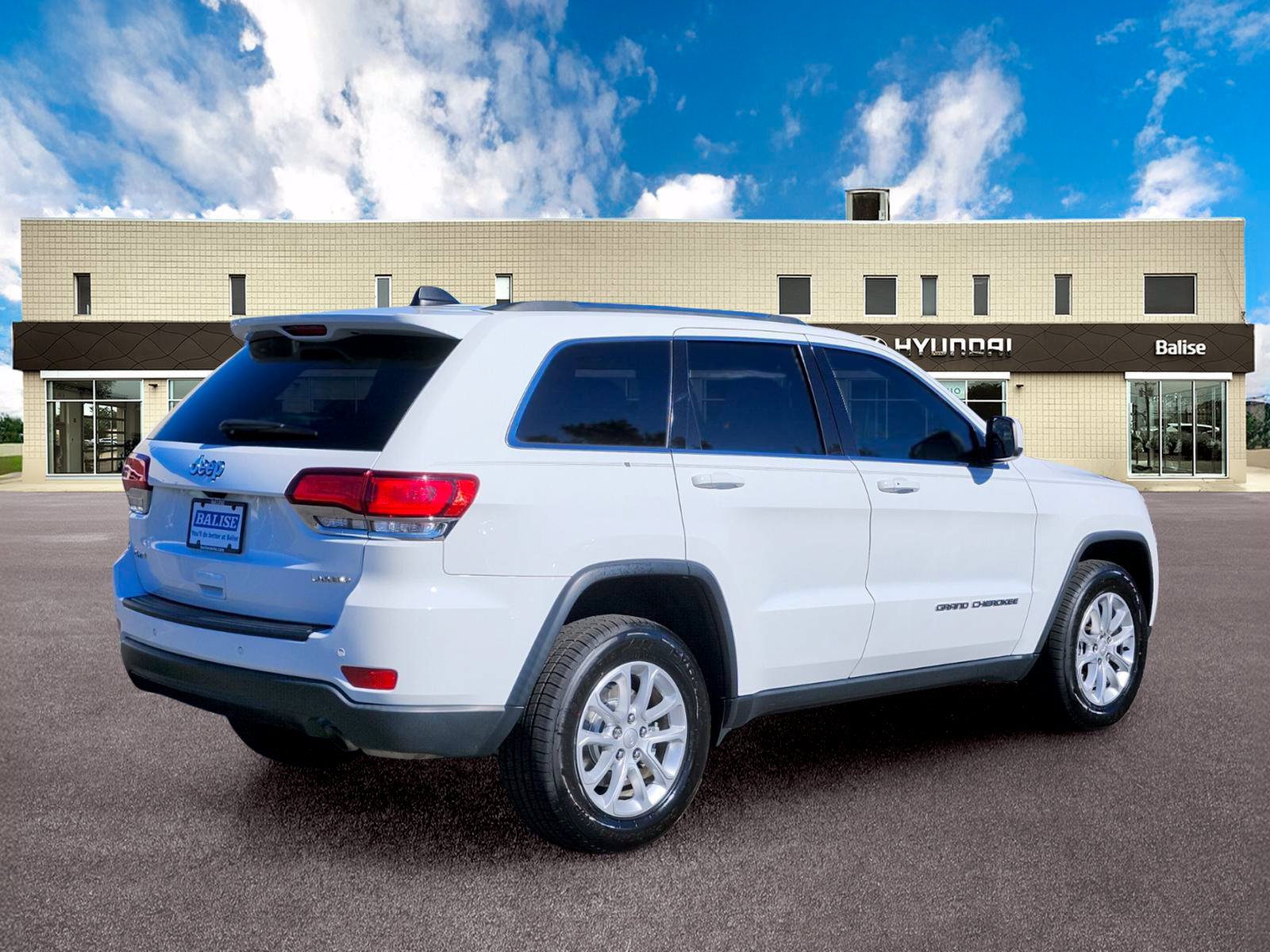 Used 2021 Jeep Grand Cherokee Laredo X AWD/4WD image 3