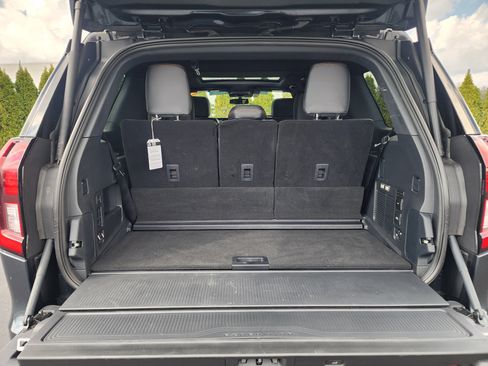 Used 2025 Ford Expedition Tremor image 11