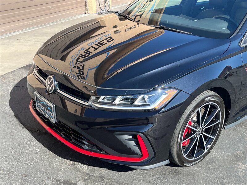 Used 2025 Volkswagen Jetta GLI Autobahn FWD image 11
