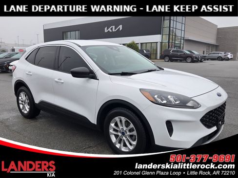 Used 2022 Ford Escape SE image 1