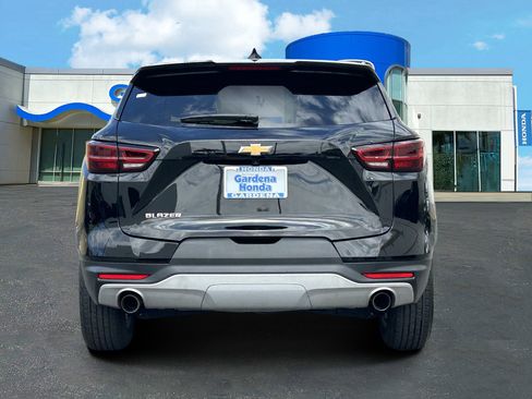 Used 2025 Chevrolet Blazer LT FWD image 5