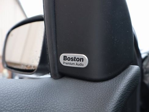 Used 2013 Chrysler 200 Limited image 7