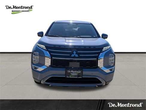 New 2025 Mitsubishi Outlander SE image 2