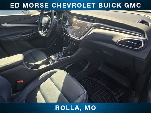 Certified 2022 Chevrolet Bolt EUV Premier w/ Sun & Sound Package FWD image 18