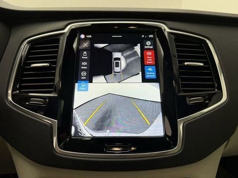 Certified 2025 Volvo XC90 B6 Plus image 19