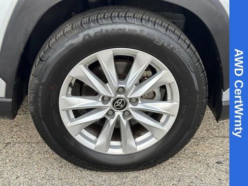 Used 2022 Toyota Corolla Cross LE AWD/4WD image 4