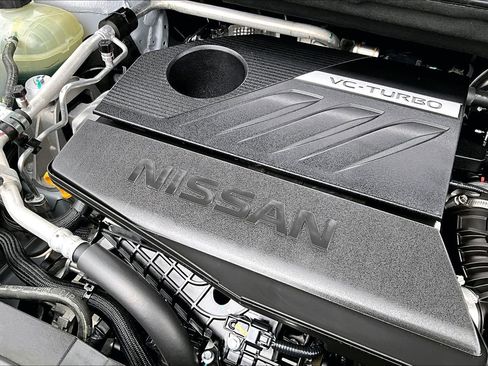 Used 2025 Nissan Rogue SV image 30