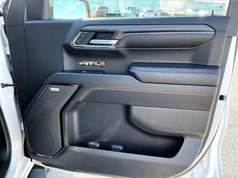 Used 2022 GMC Sierra 1500 AT4 image 12