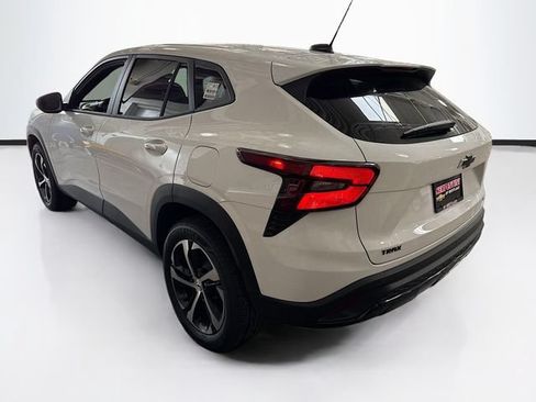 New 2026 Chevrolet Trax RS w/ Sunroof Package FWD image 7
