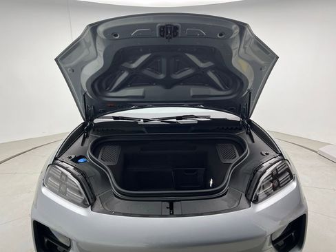 Used 2025 Porsche Macan Electric image 26