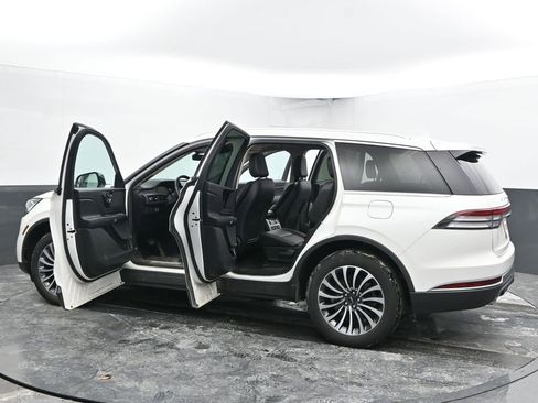 Used 2023 Lincoln Aviator AWD w/ Premium Package image 57