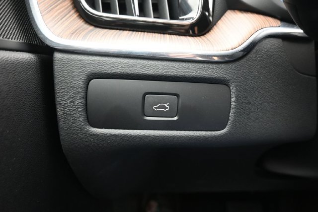 Used 2023 Volvo XC60 B5 Plus w/ Protection Package Premier FWD image 28