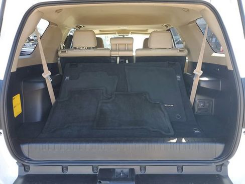 Used 2018 Toyota 4Runner SR5 Premium image 11