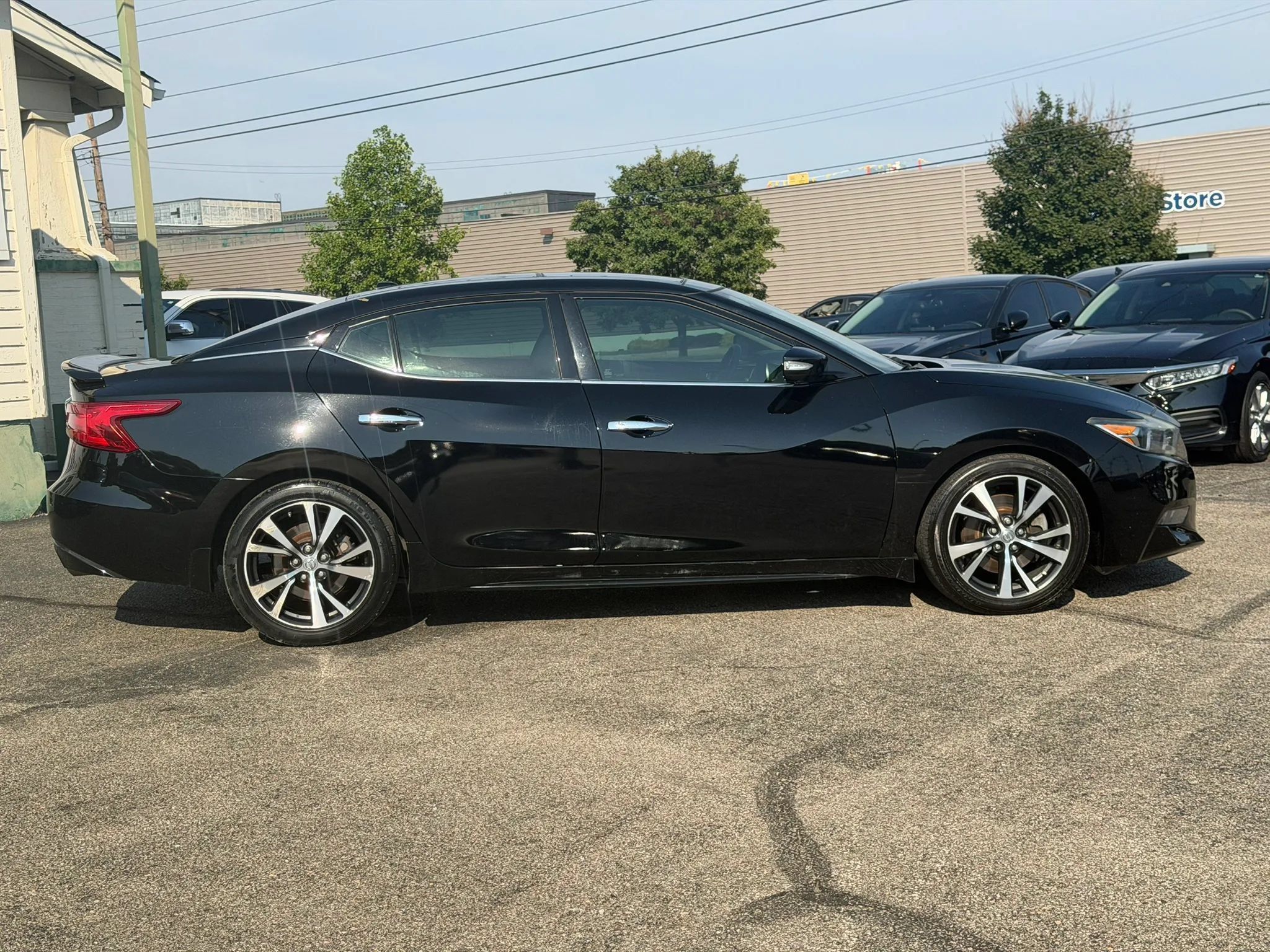 Used 2017 Nissan Maxima Platinum FWD image 6