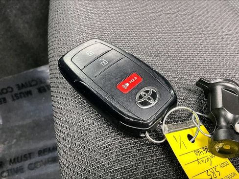 Used 2025 Toyota 4Runner SR5 AWD/4WD image 11