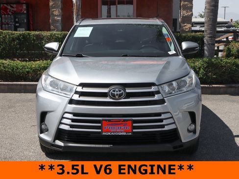 Used 2019 Toyota Highlander XLE image 3