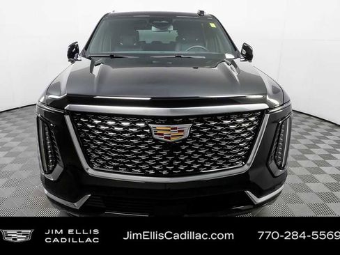 Used 2025 Cadillac Escalade Luxury image 38