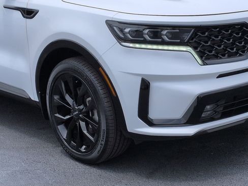 Used 2023 Kia Sorento SX FWD image 9