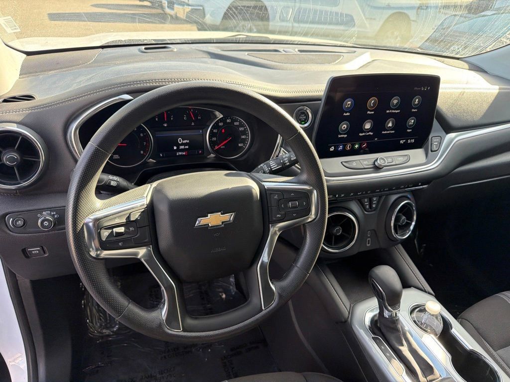 Used 2025 Chevrolet Blazer LT AWD/4WD image 18