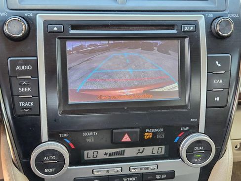 Used 2012 Toyota Camry XLE w/ Convenience Pkg FWD image 26