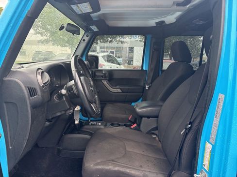 Used 2018 Jeep Wrangler Unlimited Sport w/ Connectivity Group AWD/4WD image 13