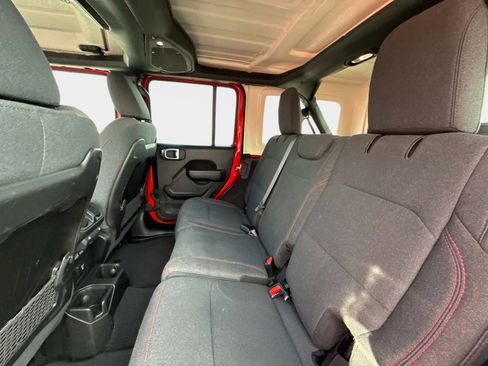 Used 2024 Jeep Wrangler Unlimited Rubicon image 13